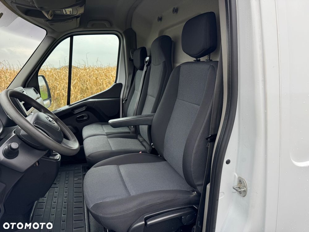 Nissan NV400 - 9