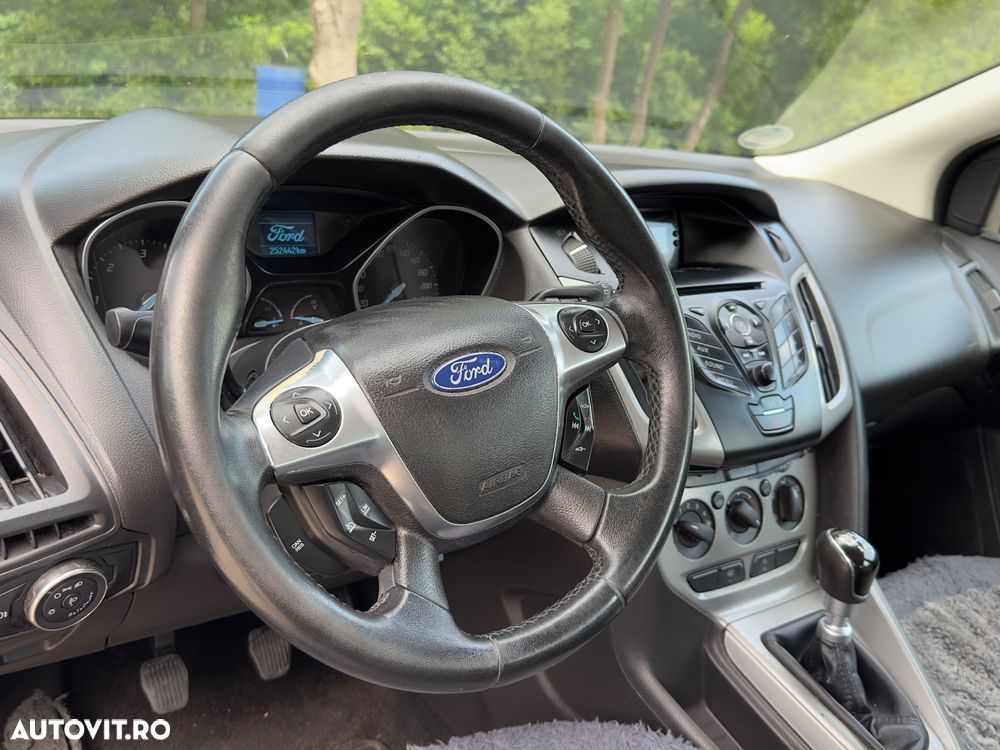 Ford Focus 1.6 TDCI DPF Trend - 10