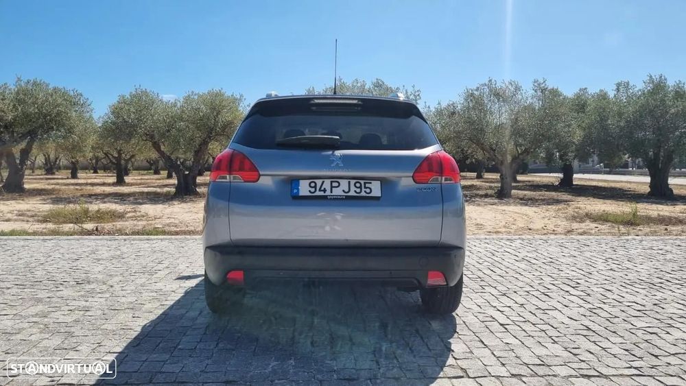 Peugeot 2008 1.2 PureTech Style - 6