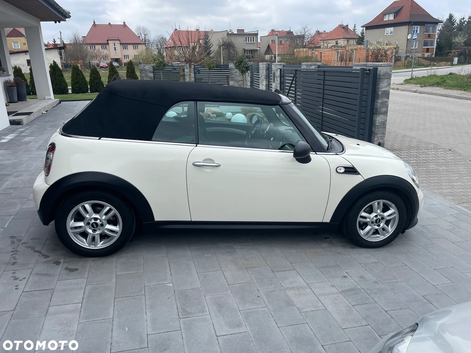 MINI ONE Cabrio - 8