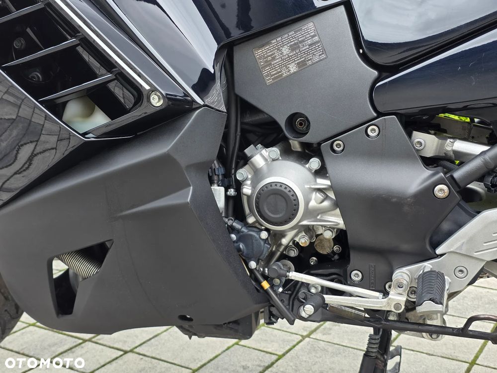 Kawasaki GTR - 25