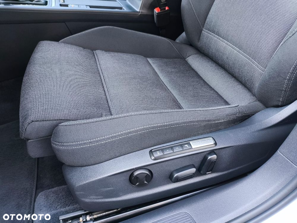 Volkswagen Passat Variant 2.0 TDI DSG (BlueMotion Technology) Comfortline - 11
