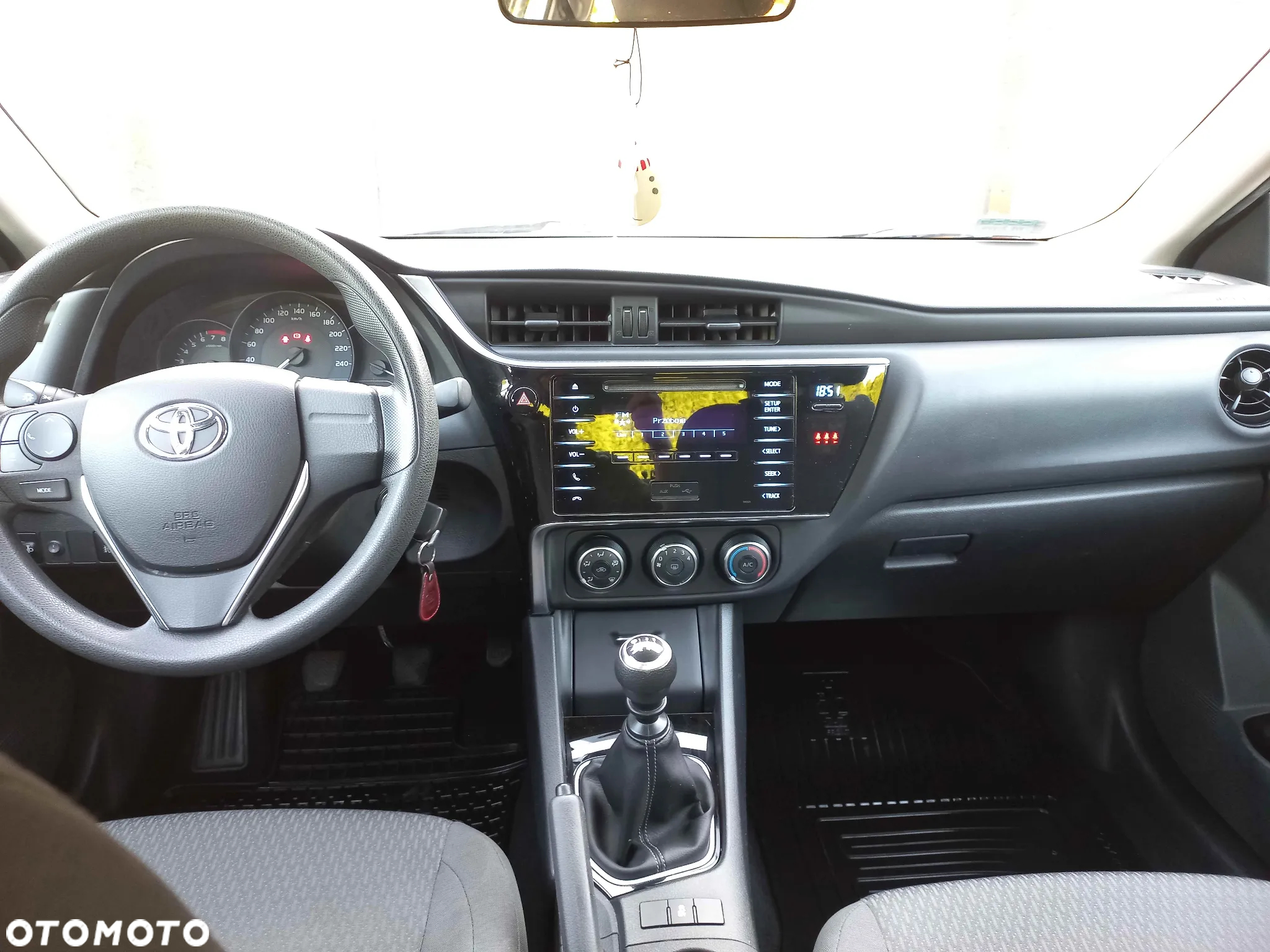 Toyota Corolla 1.6 Active - 19