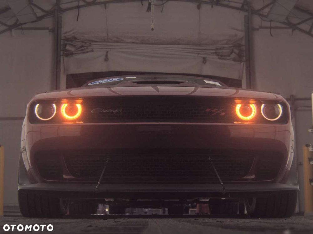 Dodge Challenger - 10