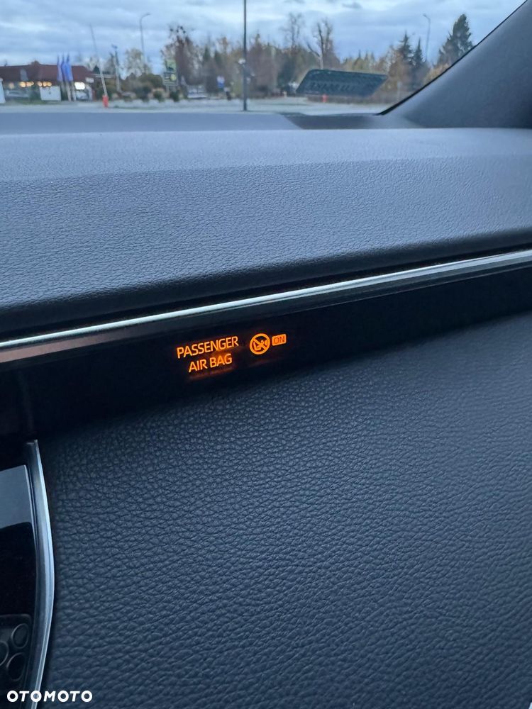 Toyota Corolla 1.8 Hybrid Comfort - 24