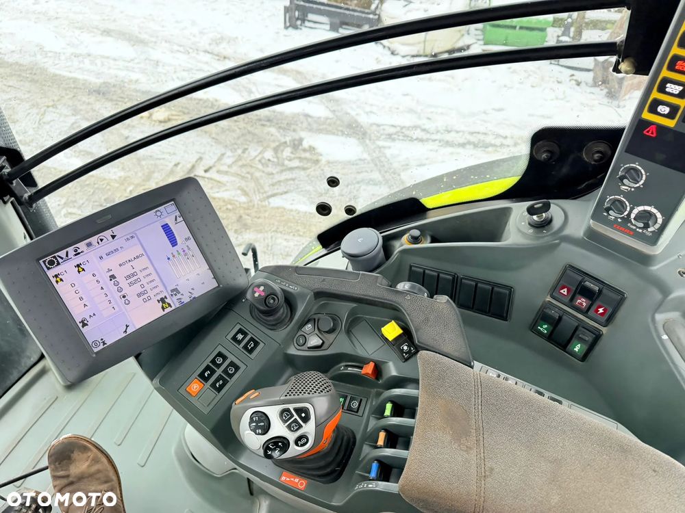 Claas Axion 800 CEBIS - 21