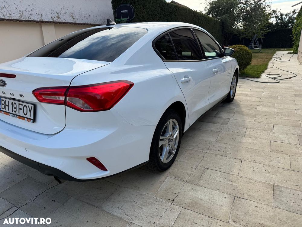 Ford Focus - 11
