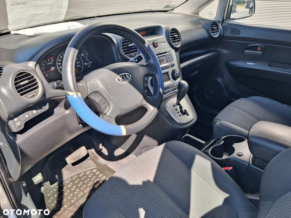 Kia Carens - 9