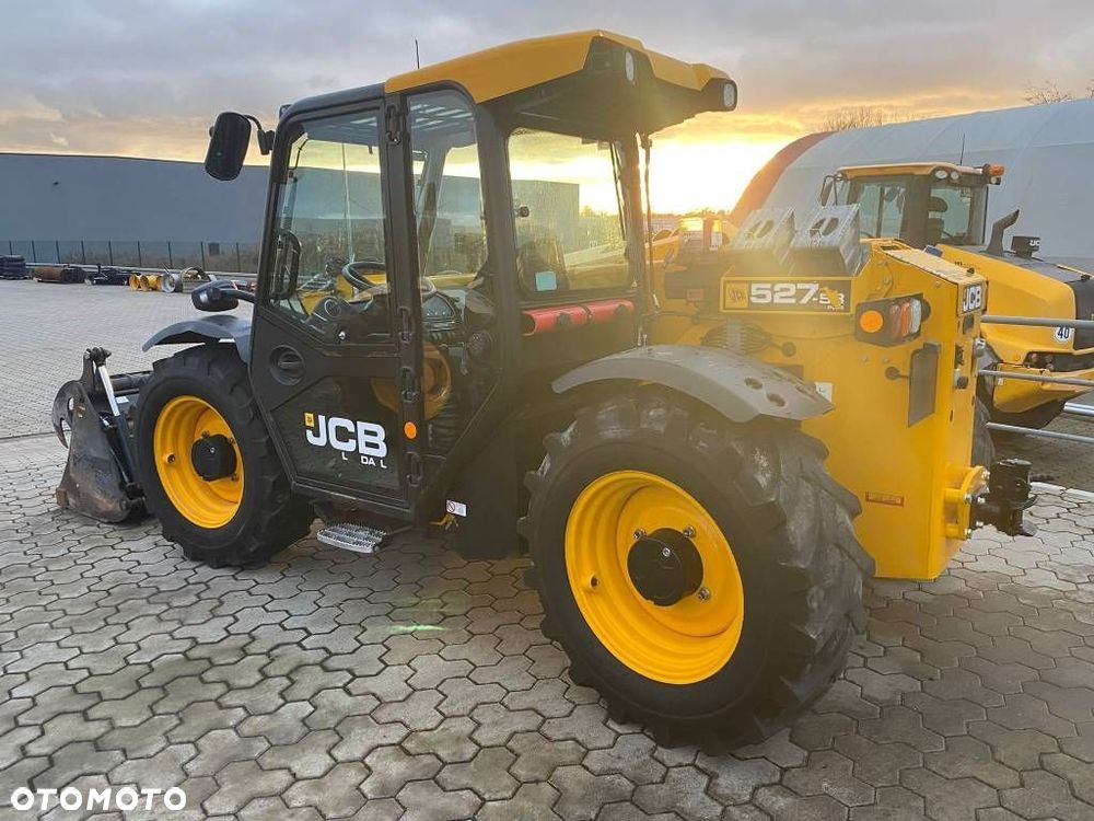 JCB 527-58 Agri - 4