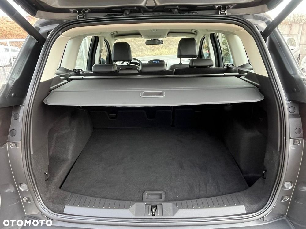 Ford Kuga 1.6 EcoBoost 2x4 Titanium - 11