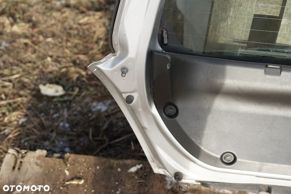 Klapa bagażnika tył Suzuki Swift V MK.7 ZCC - 15