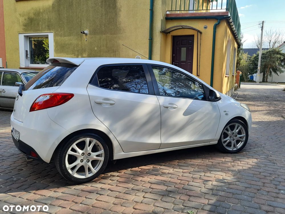 Mazda 2 - 4
