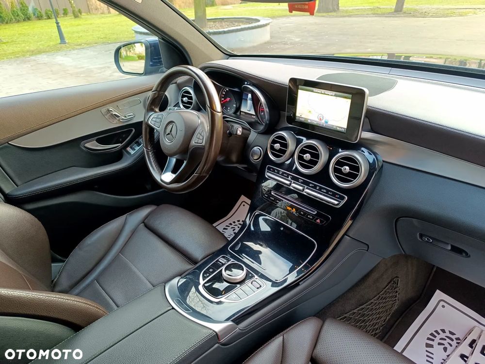 Mercedes-Benz GLC - 33