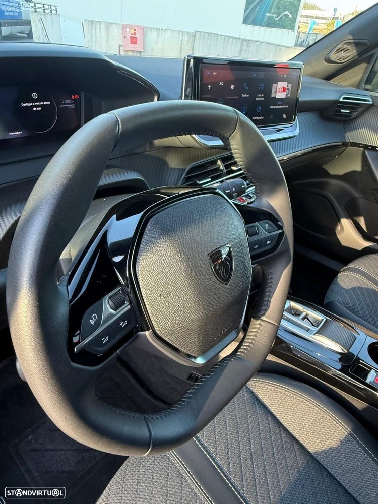 Peugeot 2008 1.2 Hybrid Allure e-DCS6 - 24