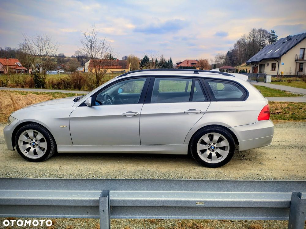 BMW Seria 3 318d DPF Edition Sport - 17