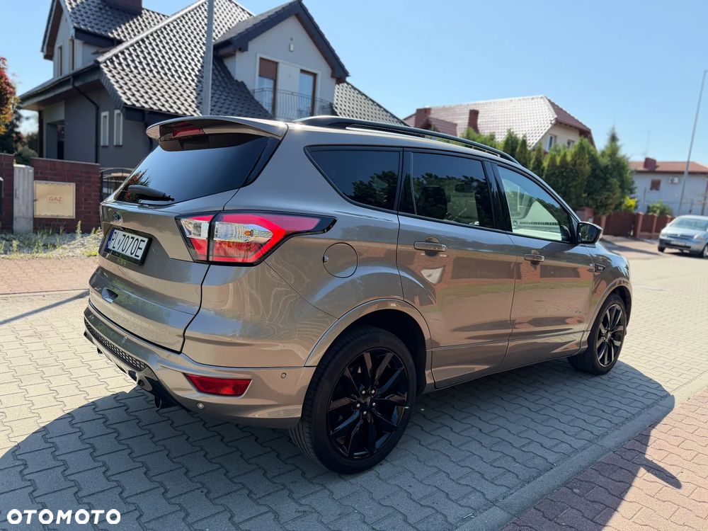 Ford Kuga 2.0 TDCi 4x4 ST-Line - 23