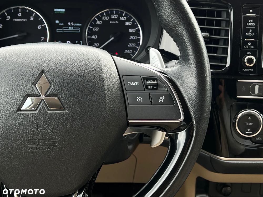 Mitsubishi Outlander - 17