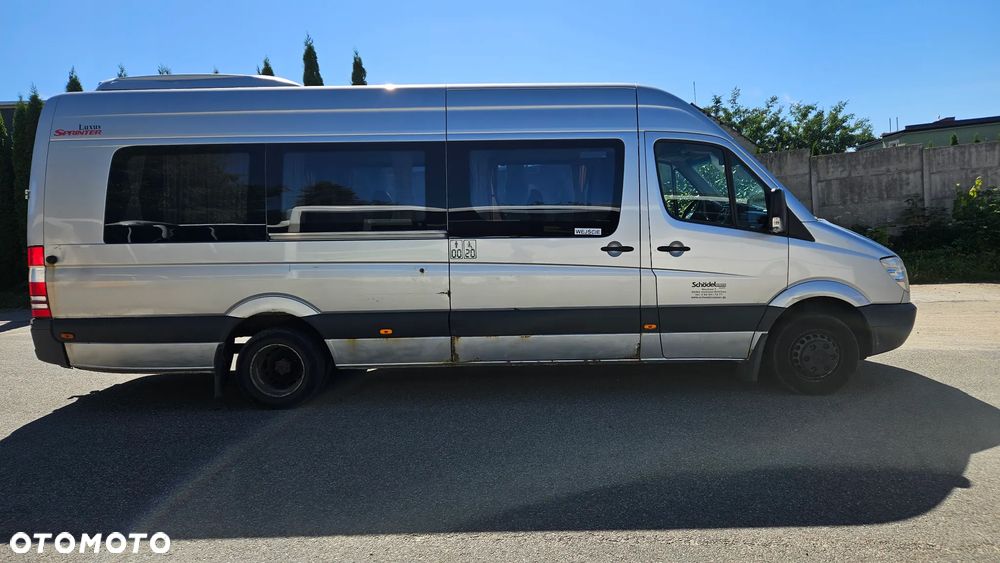 Mercedes-Benz - 4