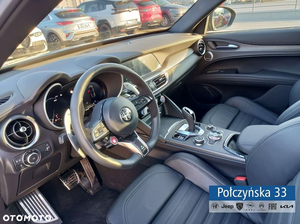 Alfa Romeo Stelvio - 35