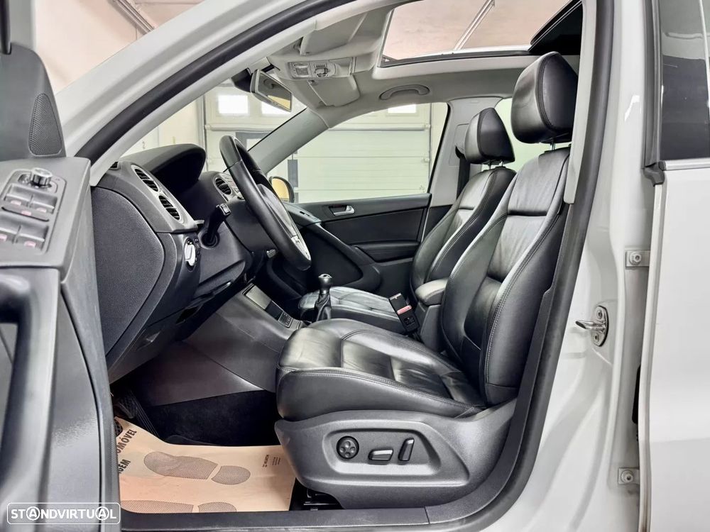 VW Tiguan 2.0 TDi Sport BlueMotion - 23