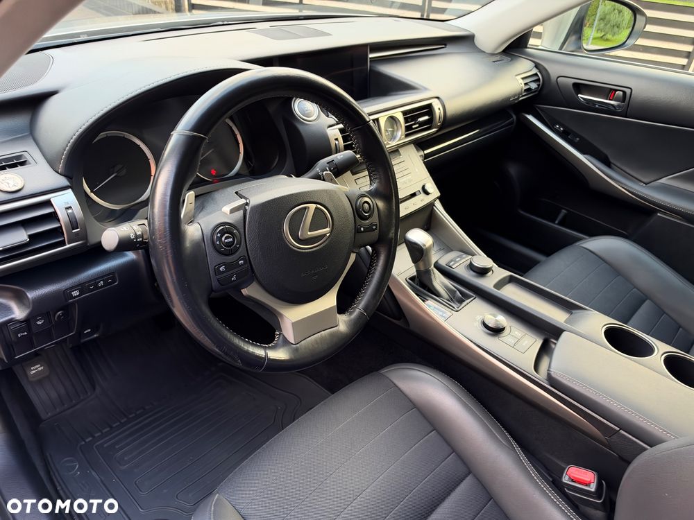 Lexus IS 200t Elite - 7