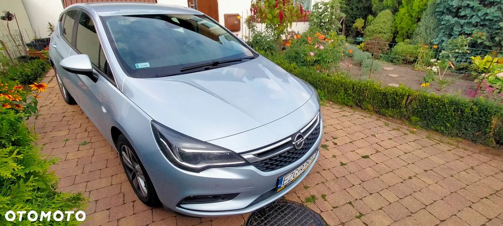 Opel Astra 2019 photo 2