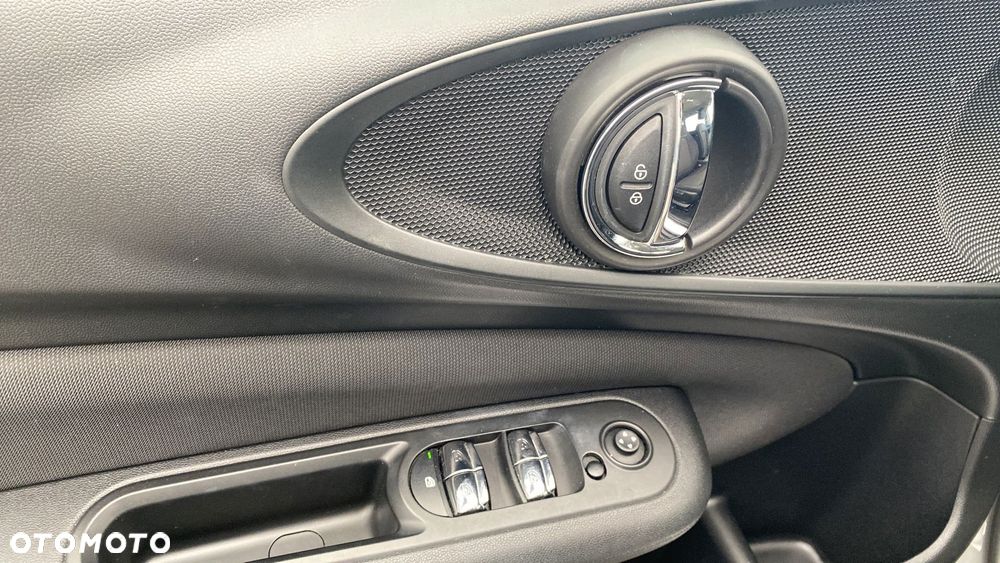 MINI Clubman One - 14
