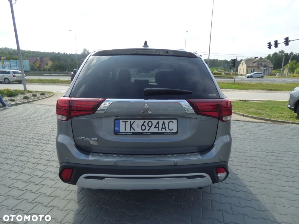 Mitsubishi Outlander - 6