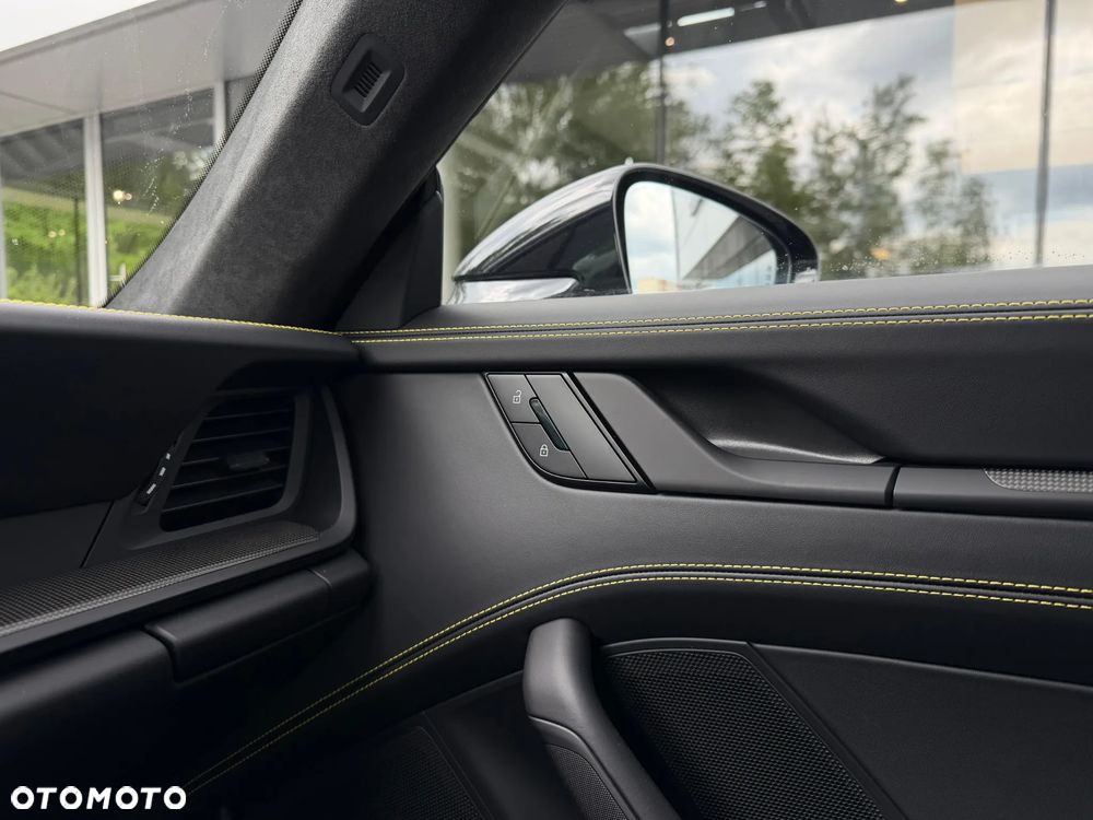 Porsche 911 Carrera S - 21