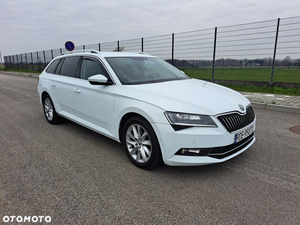 Skoda Superb 2.0 TDI Premium Edition - 1