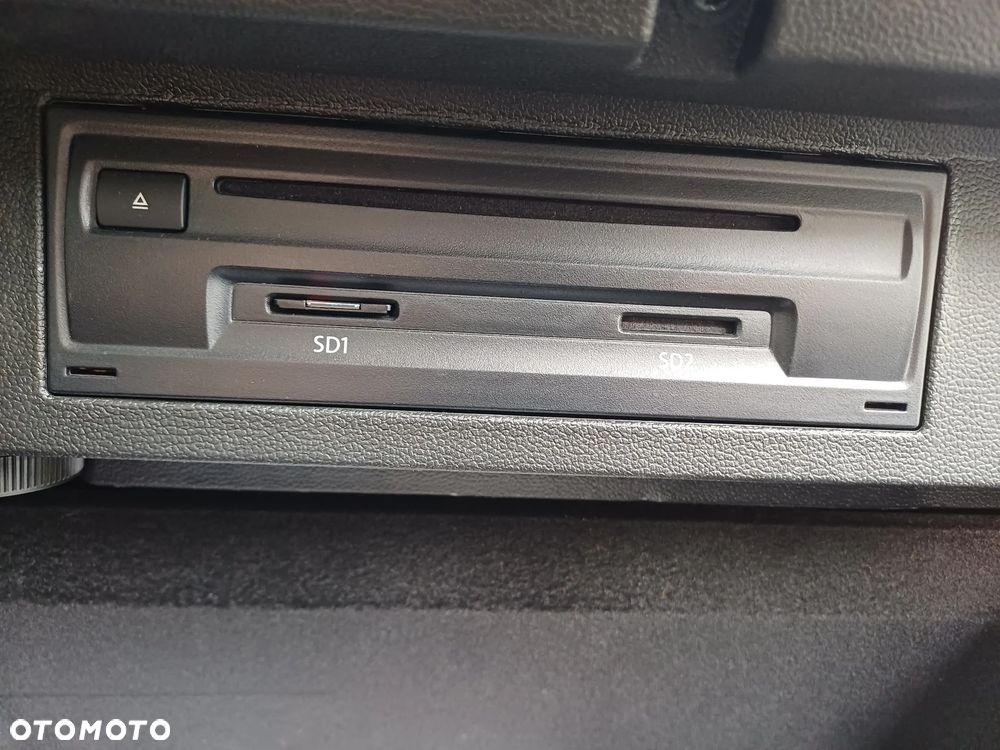 Volkswagen Passat - 35