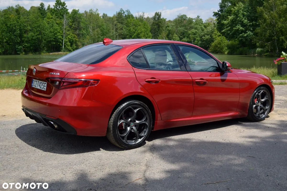 Alfa Romeo Giulia 2.0 Turbo 16V AT8-Q4 Veloce - 15