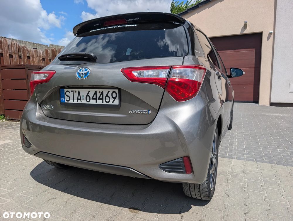 Toyota Yaris Hybrid 100 Selection Passion - 10