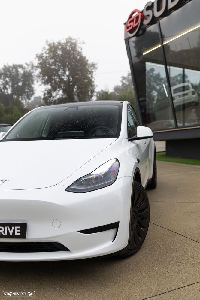 Tesla Model Y Standard RWD - 9