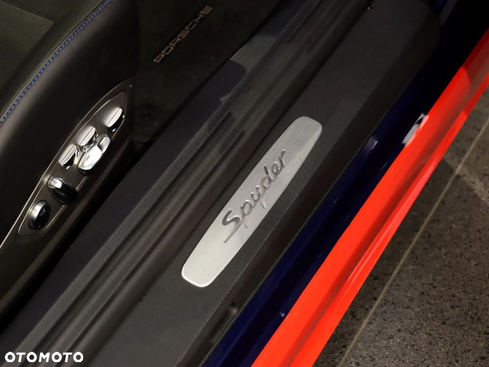 Porsche 718 Spyder - 28