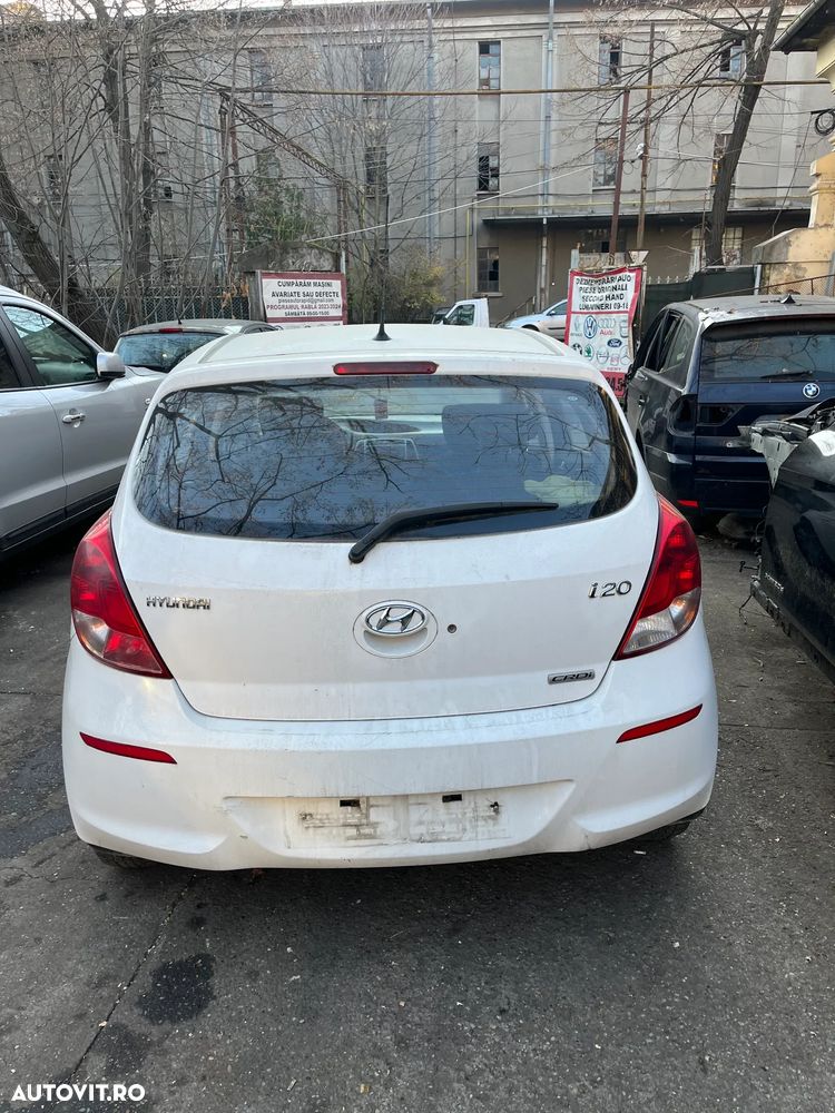 Dezmembrez Hyundai I20 1,1 CRDI  2014 alb - 12