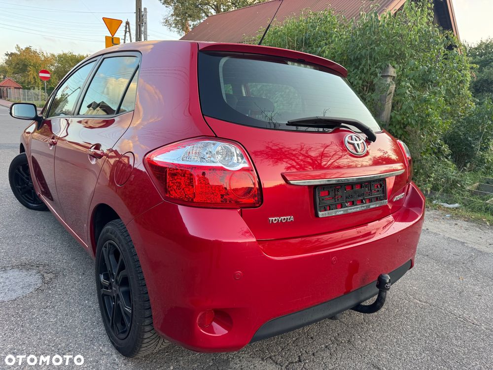 Toyota Auris 2011 photo 4