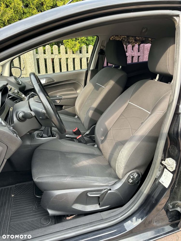 Ford Fiesta 1.5 TDCi Ambiente - 10