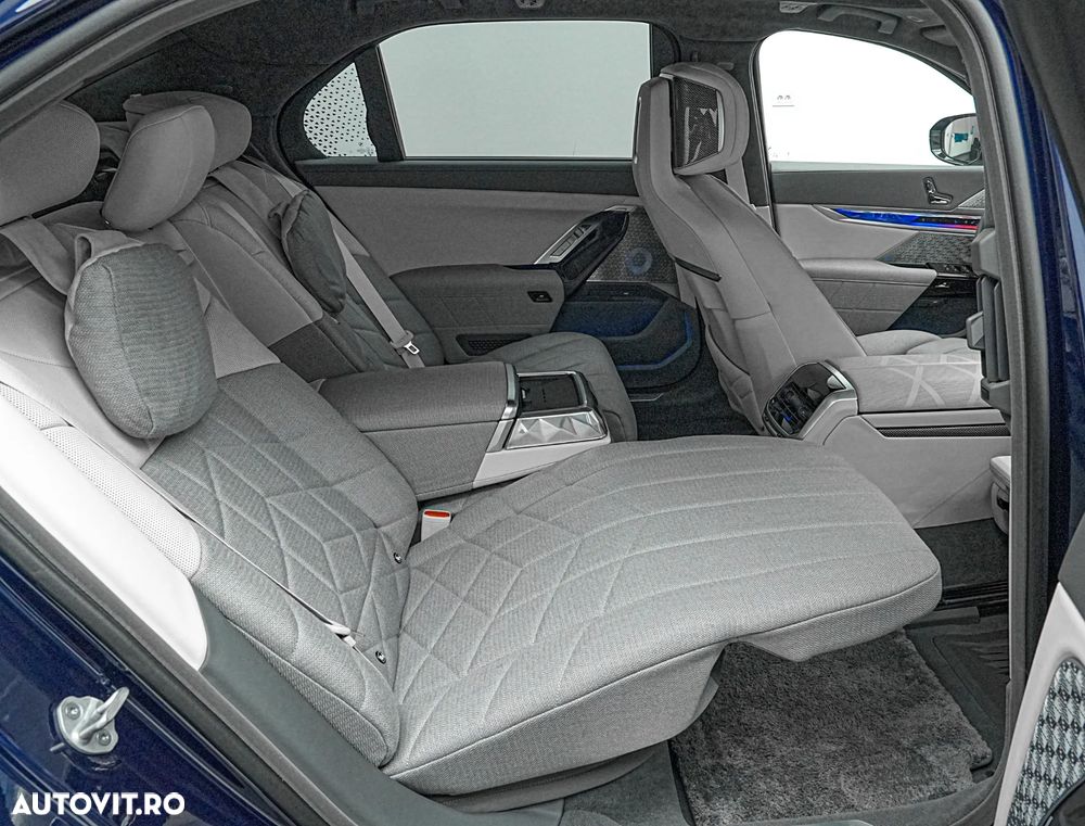BMW M7 M760e xDrive PHEV - 19