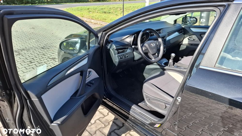 Toyota Avensis - 9