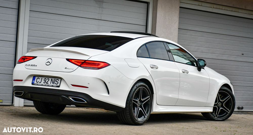 Mercedes-Benz CLS 300 d 4Matic 9G-TRONIC AMG Line - 4