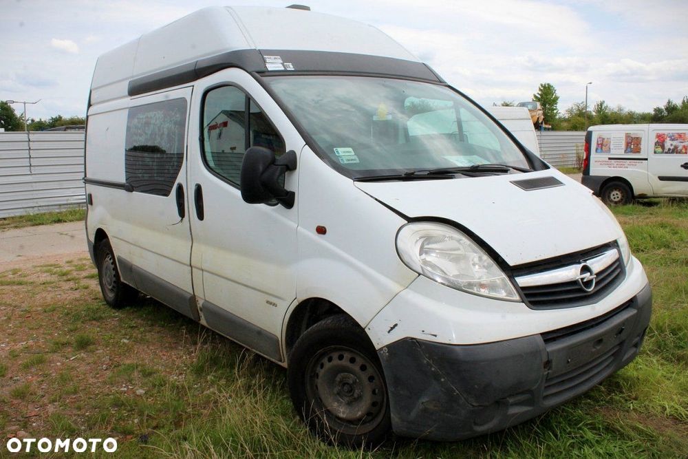 Opel Vivaro A X83 Lift 2009 2.0CDTI M9R782 Bus (MASKA, ZDERZAK, LAMPA, BŁOTNIK, DRZWI, SZYBA, FOTEL) - 2