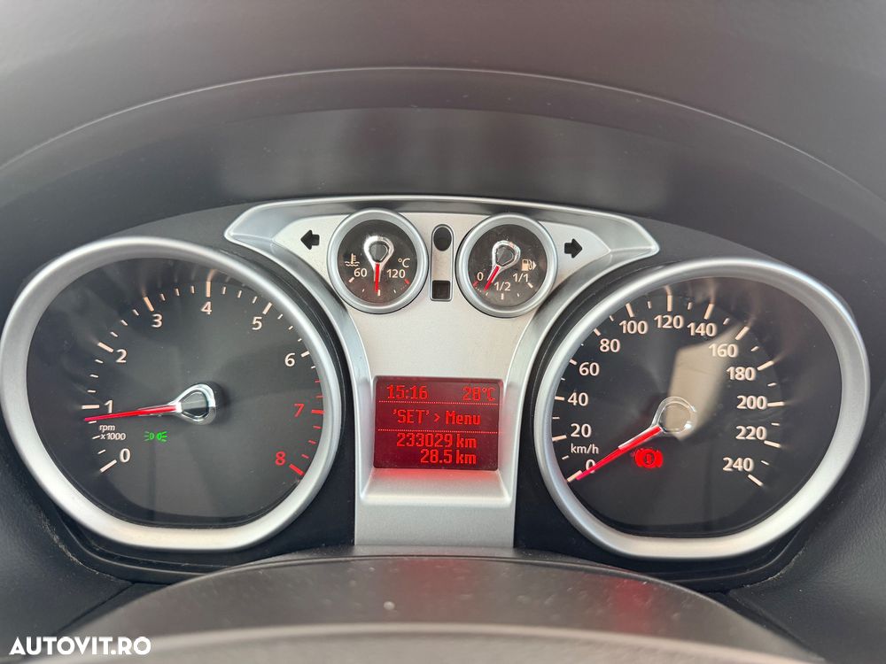 Ford Focus 1.6 16V White Magic - 12