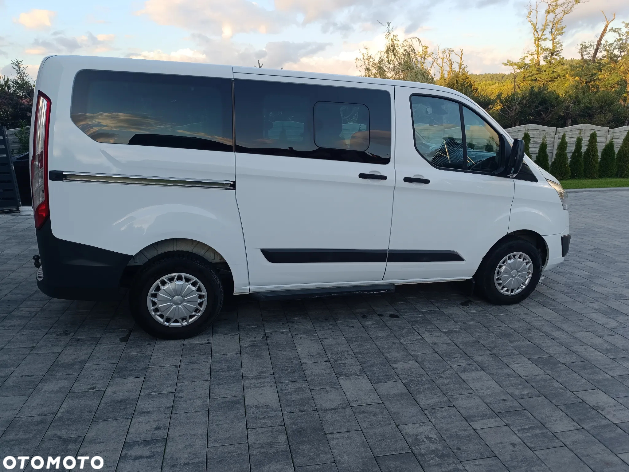 Ford Tourneo Custom 300 L1H1 VA Trend - 4