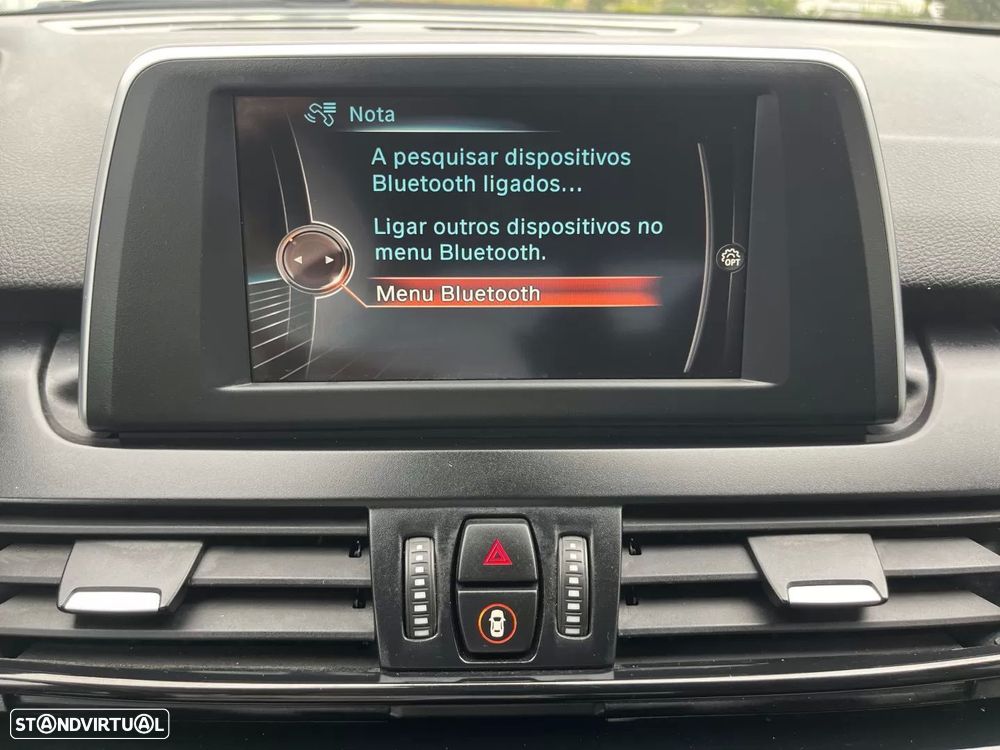 BMW 218 Active Tourer d Line Sport - 37