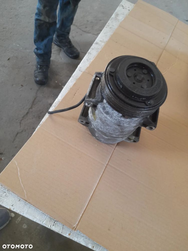 EGR  VOLVO V70 2,4 D5 - 8