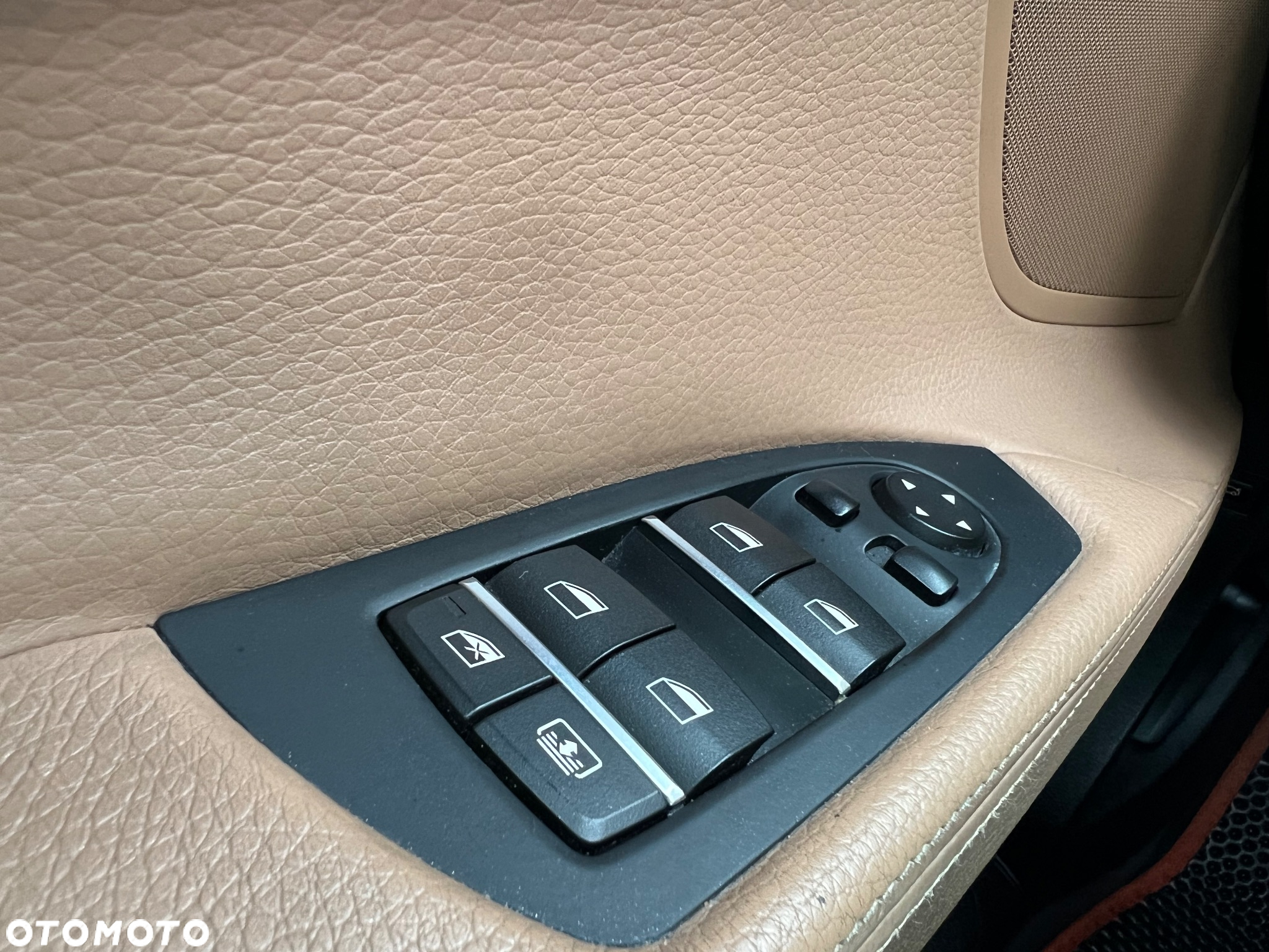 BMW Seria 7 740Li - 31