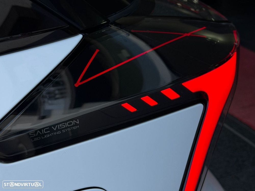 MG MG4 64 kWh Luxury - 13