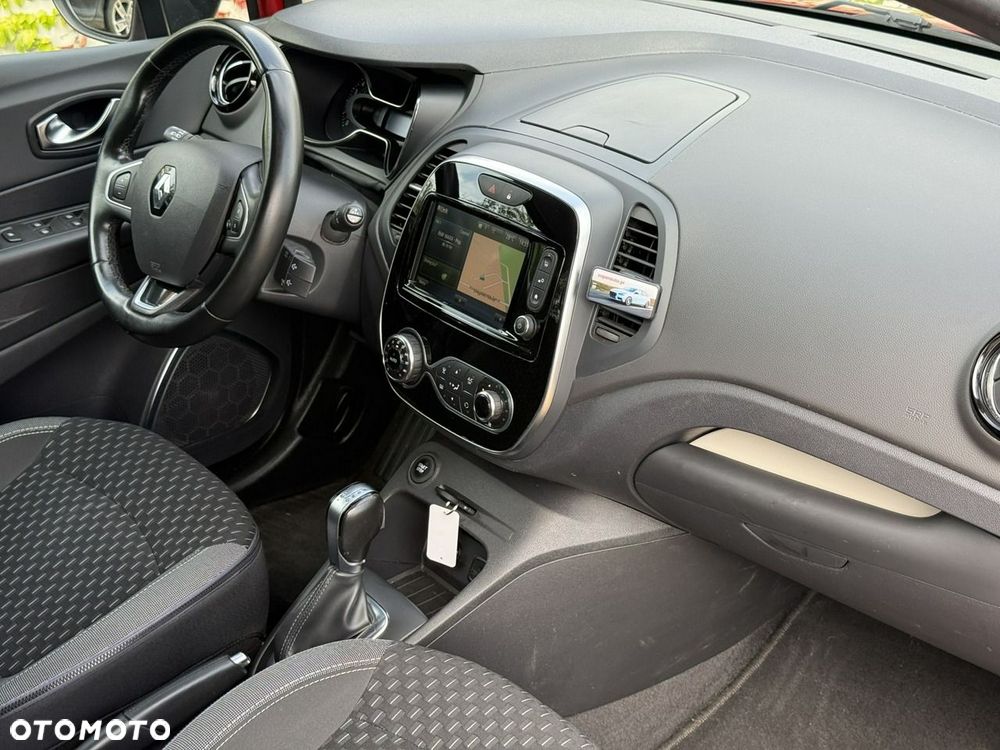 Renault Captur TCe 150 EDC GPF BOSE EDITION - 18