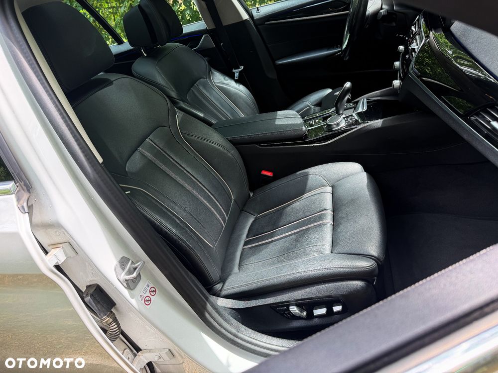 BMW Seria 5 530d xDrive mHEV Luxury Line - 23